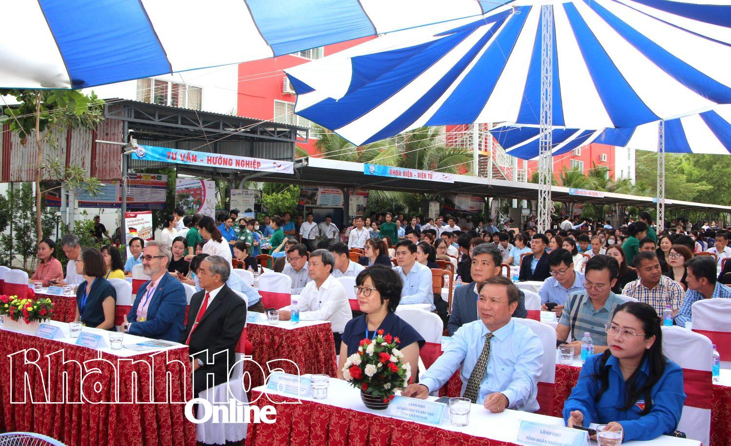 Quang cảnh tại chương trình.